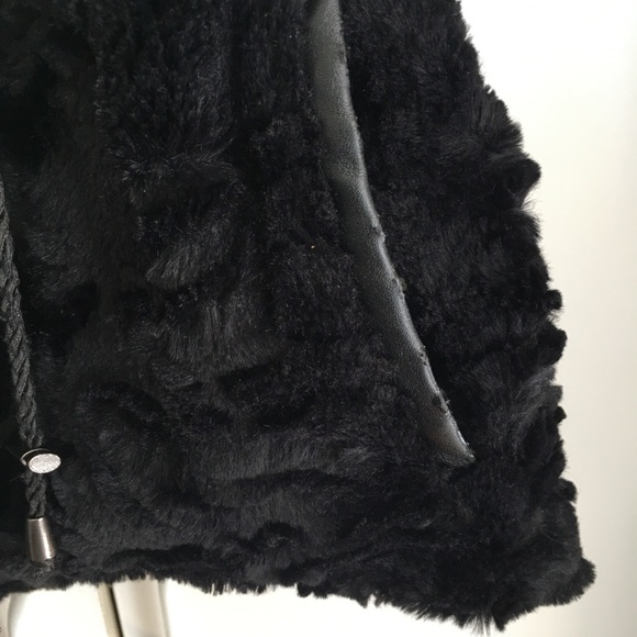 Vest - Picture 2 of 3